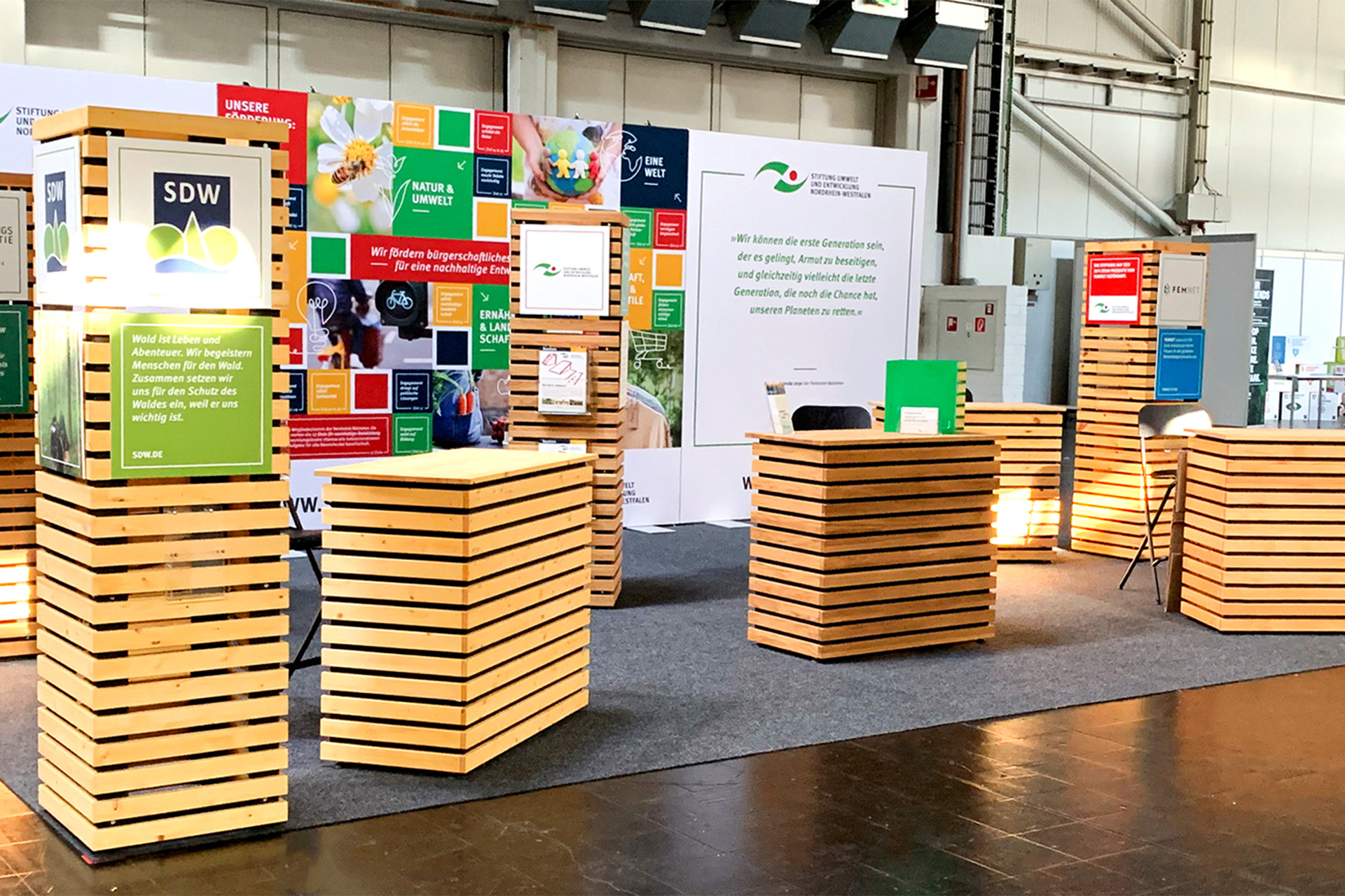 Messestand für Stiftung