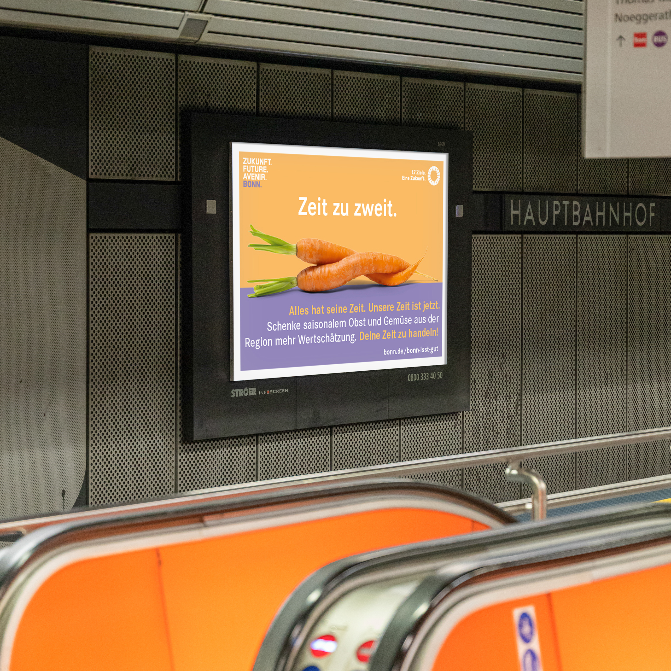 Infoscreen mit Kampagnenmotiv in U-Bahn-Station